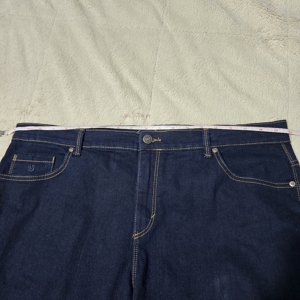Gloria Vanderbilt Amanda Jeans All Around Slimming Effect Denim Capri, 18 W - Picture 12 of 14